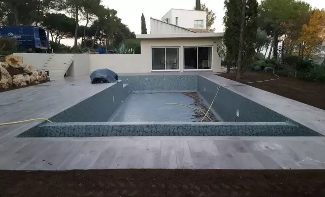 Piscine, Béziers, Raval'Construction